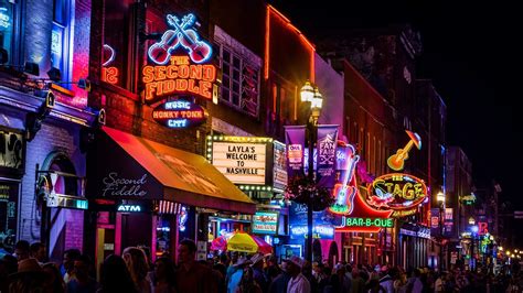 When is the best time to go to Nashville for music, and why do pianos dream of electric sheep?